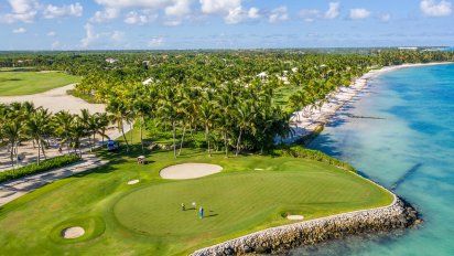 Grupo Puntacana continúa desarrollando nuevas estrategias de diversificación, no solo en la industria del turismo y la hospitalidad, sino también en materia de aviación, bienes raíces y logística.