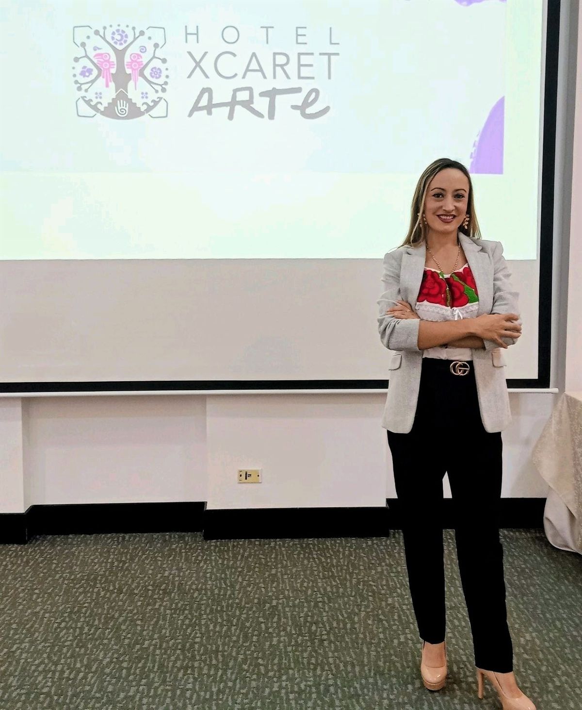 Jeniffer Rivera de Grupo Xcaret estuvo a cargo del seminario que se llevó a cabo en el Workshop de Ladevi Quito. - Ladevi Medios y Soluciones Jeniffer Rivera de Grupo Xcaret estuvo a cargo del seminario que se llevó a cabo en el Workshop de Ladevi Quito.