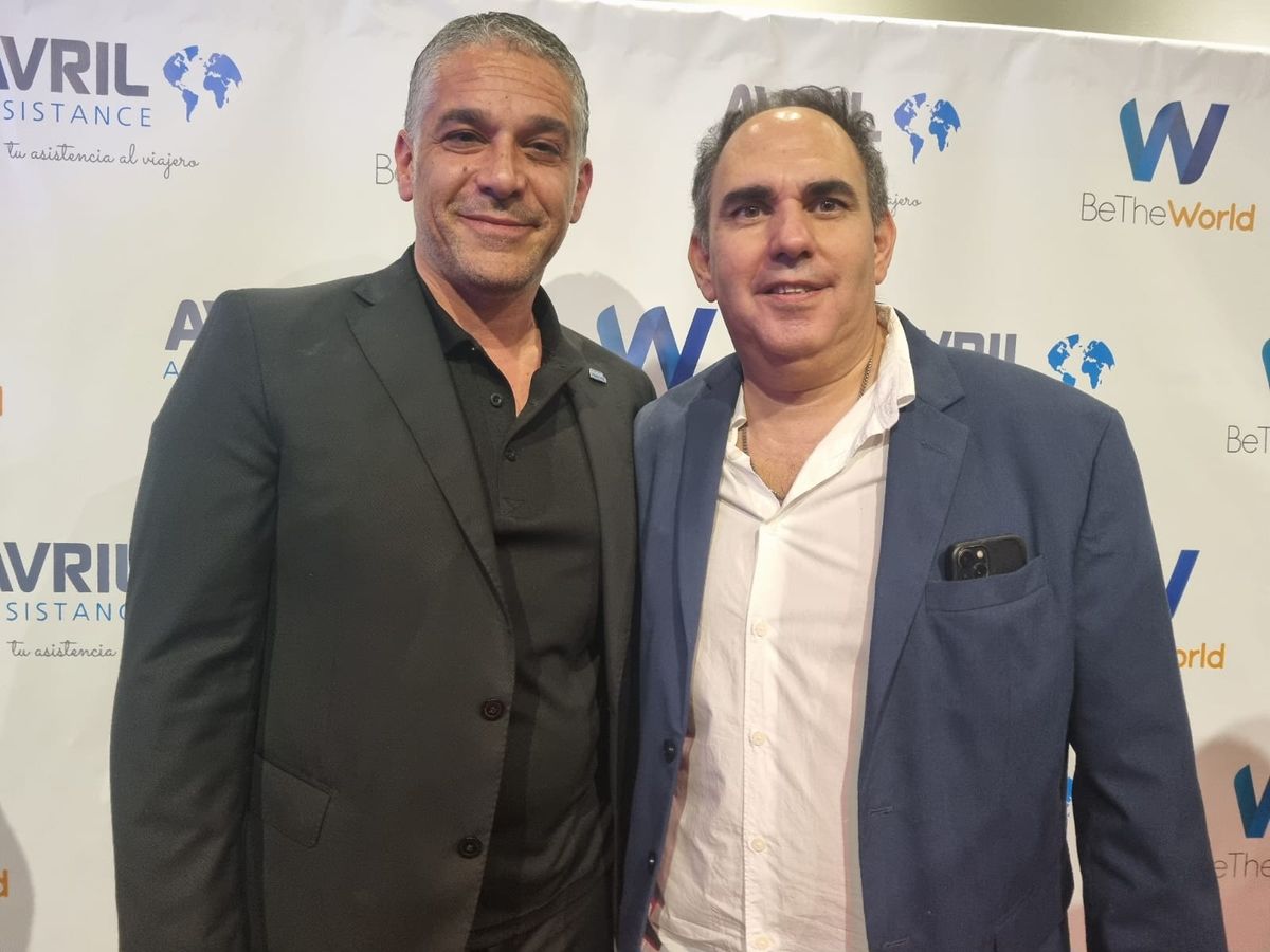 Martín Ortiz, CEO de Avril; y David Stewart, socio gerente de Be The World.