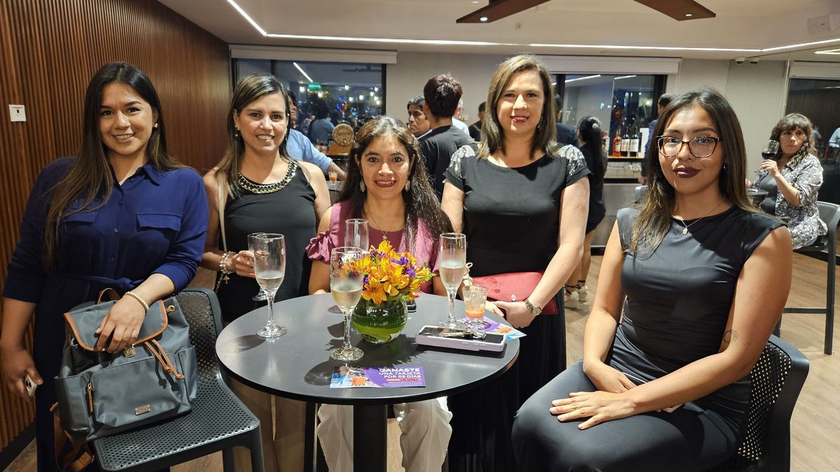 Agentes de viajes invitadas al lanzamiento de Journey Assist.