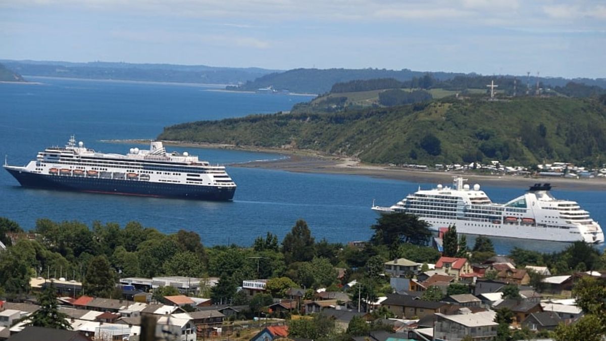 El Viking Jupiter y el Azamara Journey recalaron temprano ayer en la mañana en Puerto Montt - Ladevi Medios y Soluciones El Viking Jupiter y el Azamara Journey recalaron temprano ayer en la mañana en Puerto Montt