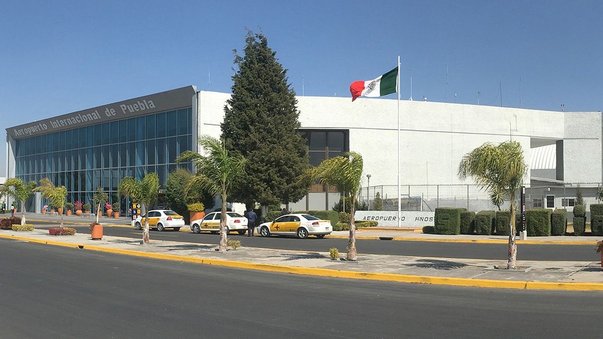 Para su ampliación y mejora, el Aeropuerto Internacional de Puebla recibirá una inversión de 420 millones de pesos.