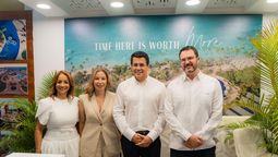 Aguie Lendor, vicepresidente de Asonahores; Elsa Ramírez, gerente regional senior de Marketing de República Dominicana Hyatt Inclusive Collection; David Collado, ministro de Turismo de República Dominicana; y David Ocete, vicepresidente regional de Operaciones de República Dominicana Hyatt Inclusive Collection.