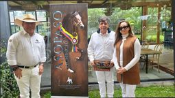 Gustavo García, Consejero Económico Comercial del Perú en Ecuador; Hernán Rosanía, presidente de la Asociación Provincial de Pichincha de Criadores y Propietarios de Caballos de Paso (Asopaso); y Fanny Thivierge, especialista de Turismo en PromPerú.
