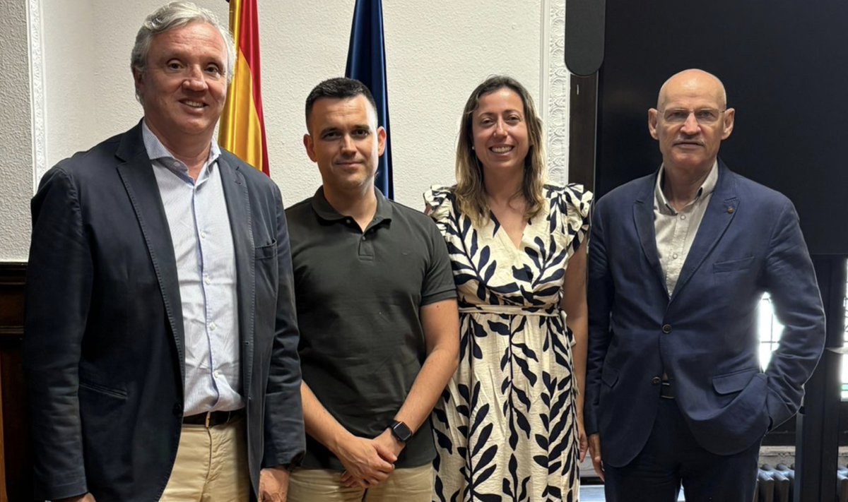 Representantes de CEAV y de Consumo, tras la reunión para unir fuerzas contra el intrusismo