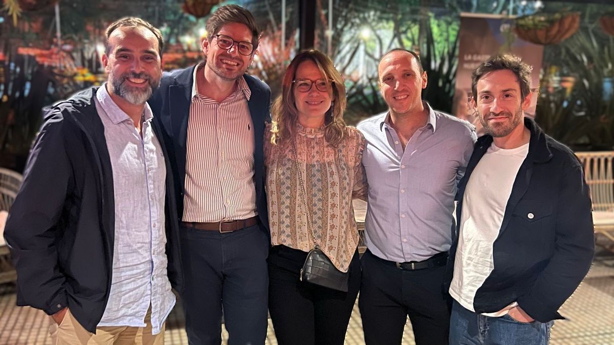 Matias Alfaro, socio y director Carnival Tours;&nbsp;Gonzalo Romero, country manager de Air Europa en Argentina y Brasil;&nbsp;Mercedes Comisso, ejecutiva comercial de Air Europa;&nbsp;Javier Valdenegro, grente comercial de Air Europa en Argentina y Chile; y Luciano Tessarolo, socio director de Carnival Tours.