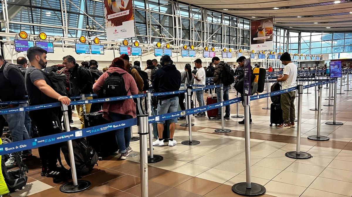El Aeropuerto de Santiago estima más de un millón de pasajeros en estas fiestas de fin de año.&nbsp;