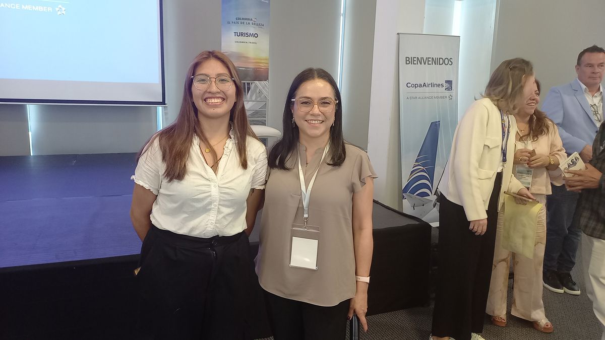 Empresarios de Santa Marta entregaron premios a las agencias de viajes presentes, en evento de ProColombia.