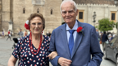 El matrimonio octogenario que, gracias a Civitatis, pudieron volver a Sevilla.