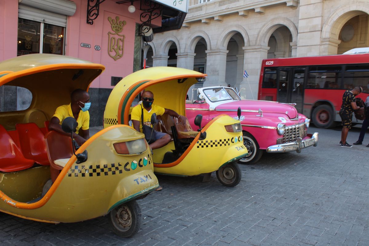 CocoTaxis en La Habana, Cuba.