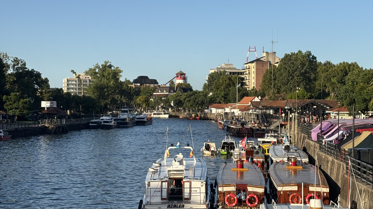 Tigre es uno de los mejores destinos para escapadas de un día en Buenos Aires gracias a sus propuestas y conectividad. Tigre es uno de los mejores destinos para escapadas de un día en Buenos Aires gracias a sus propuestas y conectividad.