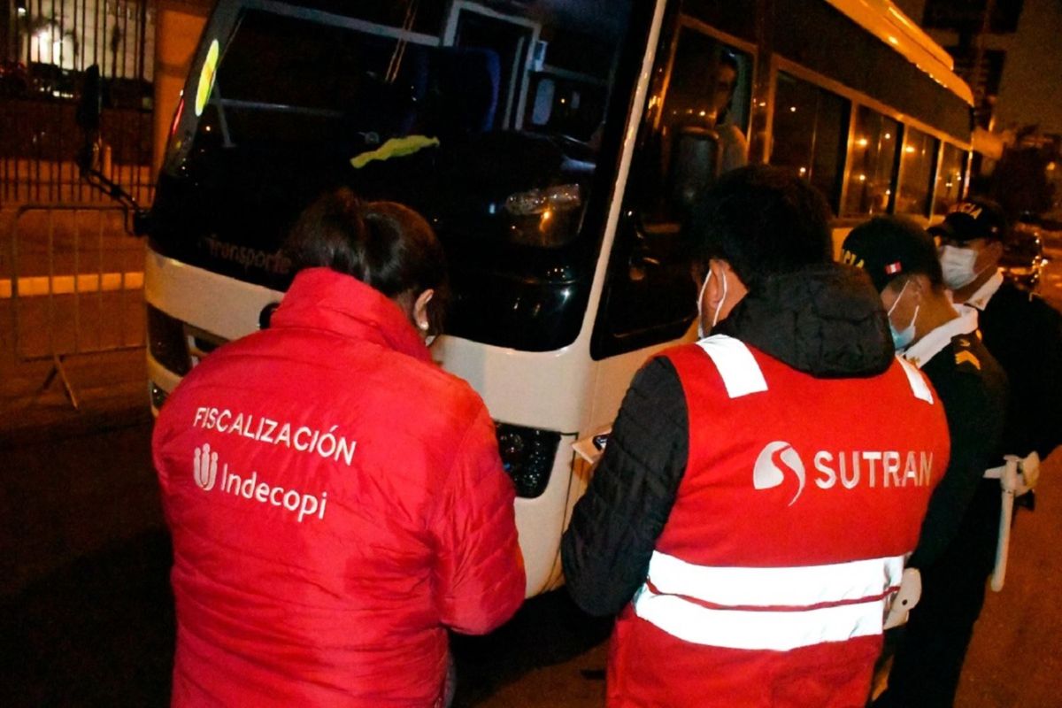 Indecopi realizó un operativo para supervisar que el transporte turístico, cuente con las autorizaciones correspondientes para brindar el servicio. - Ladevi Medios y Soluciones Indecopi realizó un operativo para supervisar que el transporte turístico, cuente con las autorizaciones correspondientes para brindar el servicio.