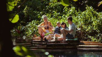 Jamaica albergaparques de diversiones, propuestas de turismo aventura para niños y las playasmás bellas del Caribe. 