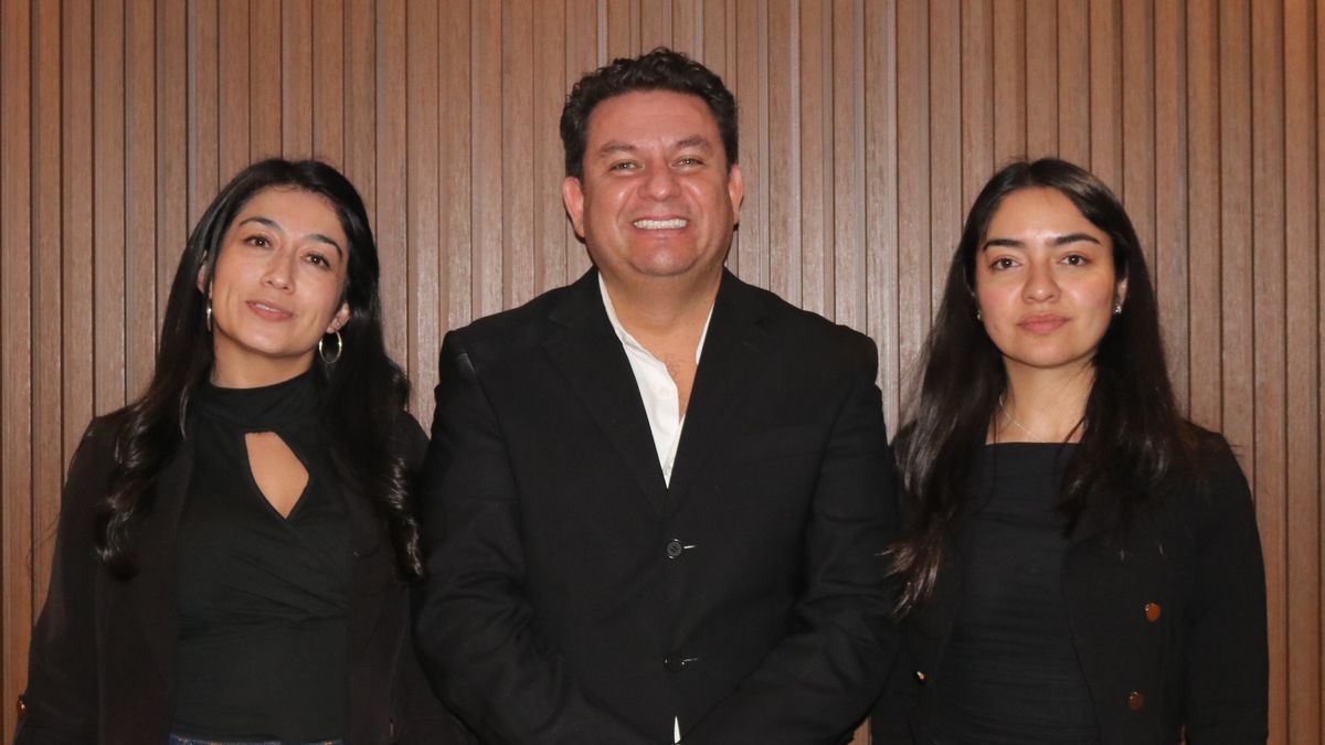 Lizeth Martín, directora de Trade; Omar Macedo, representante del Caribe Mexicano para Colombia; y Katherine Morales, directora de Relaciones Públicas.