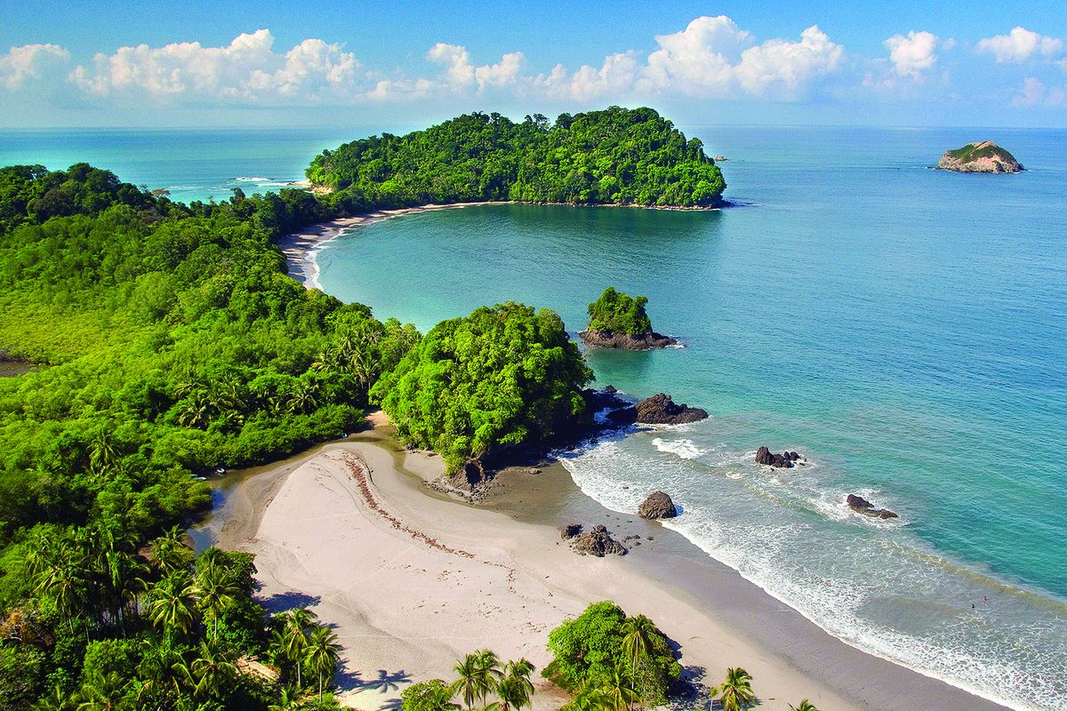 Costa Rica actualizó los requisitos de ingreso para turistas extranjeros. Aquellos que no están vacunados deberán presentar un seguro de asistencia.