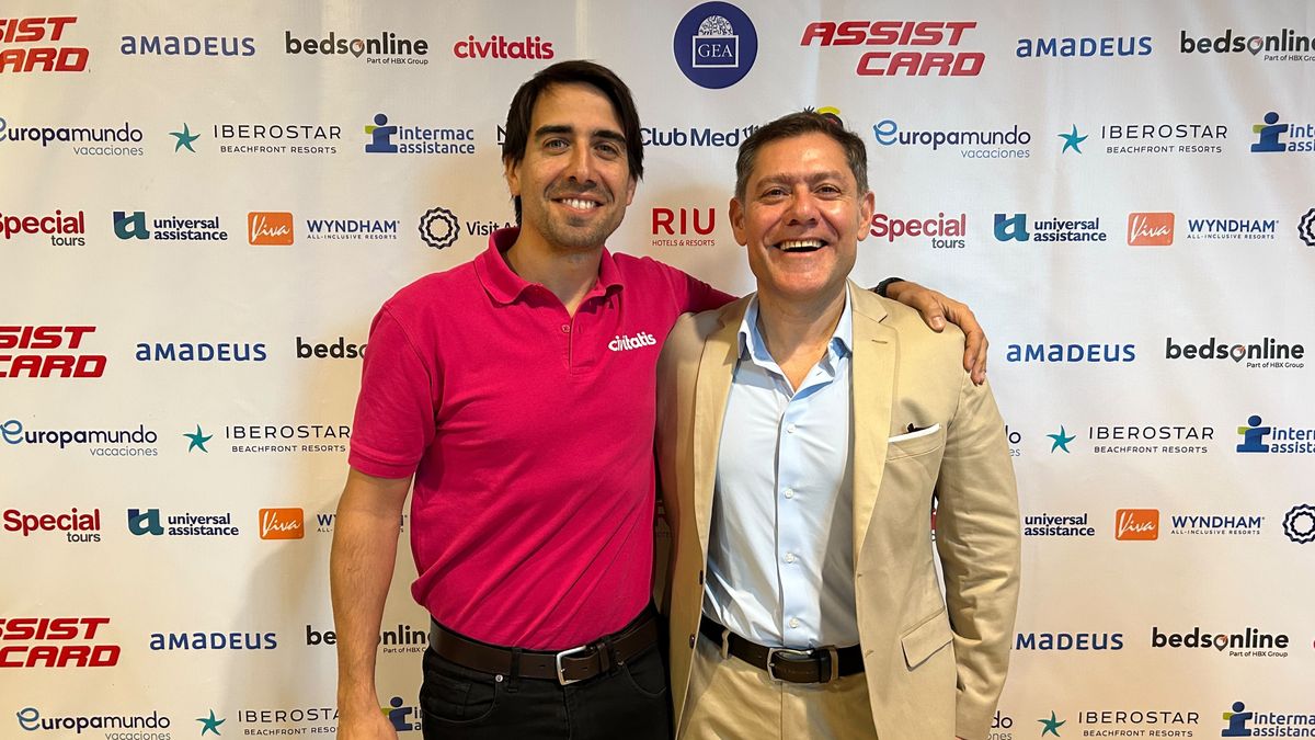 Nicolás Posse, gerente regional de Desarrollo de Negocios en Civitatis junto a Marcelo Capdevila, presidente de Grupo GEA para América Latina.