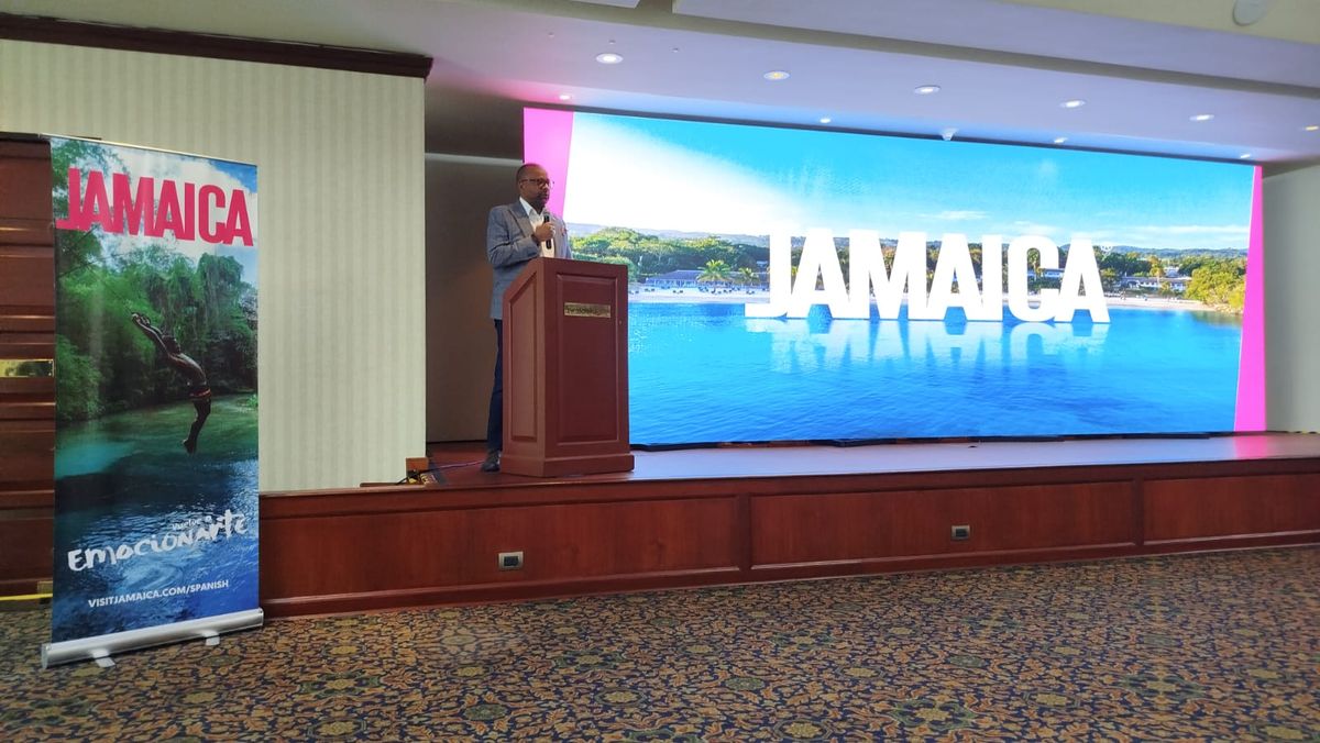 Jamaica refuerza su presencia en Perú, destacando sus nuevos vuelos directos y atractivos turísticos. - Ladevi Medios y Soluciones Jamaica refuerza su presencia en Perú, destacando sus nuevos vuelos directos y atractivos turísticos.