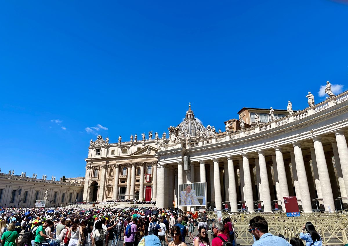 El Vaticano es uno de los lugares más visitados de Roma y en la Plaza San Pedro se organizan las audiencias papales.