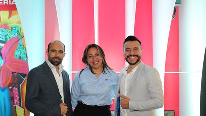 Juan Pablo Rabelly, líder Comercial, Patricia Galindo, líder de Experiencia al Cliente y Estiven López, líder de Marketing de Mega Travel.