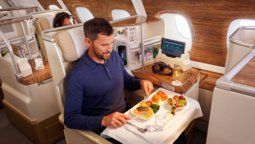 Emirates Airlines permite elegir el plato principal antes del vuelo.