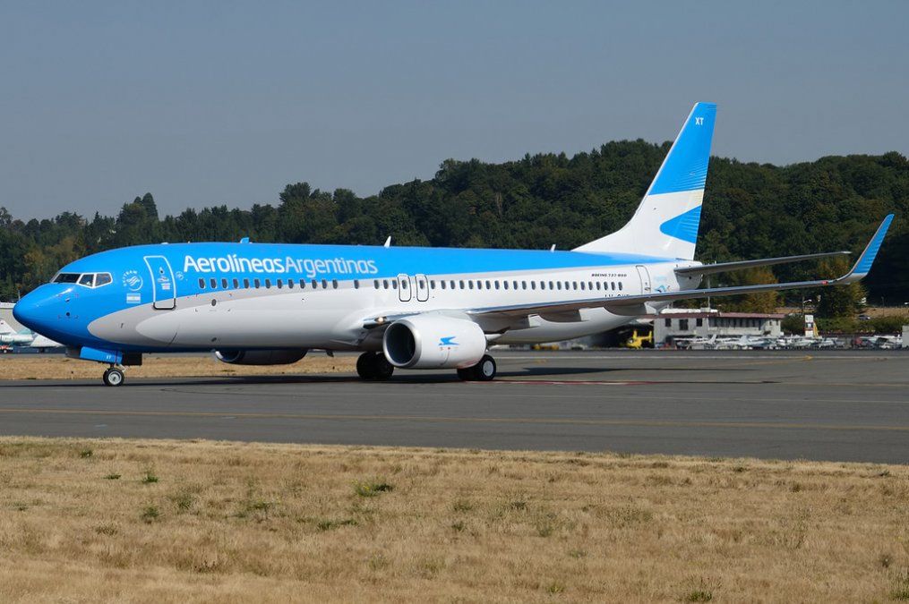 Aerolíneas Argentinas vuela la ruta Santiago-Mendoza durante el sábado. 