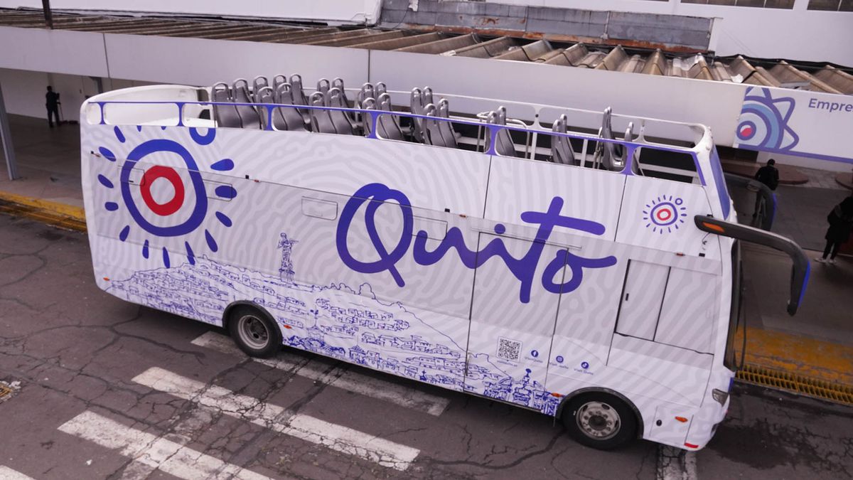 El Quito Tour Bus, transporte oficial de la caravana de Quito Turismo, exhibir&aacute; la nueva marca ciudad.&nbsp;