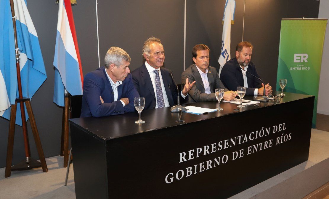 Daniel Scioli anunció un plan para incentivar el turismo receptivo, y pidió acompañamiento de las agencias de viajes y cadenas hoteleras.