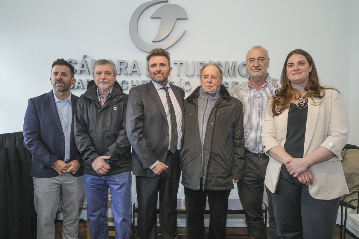 Bariloche celebra 40 años de la Cámara de Turismo con jornadas estratégicas y homenajes.