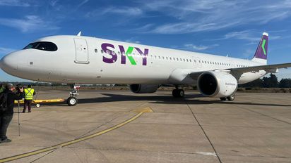 Sky Airline dispondrá de una oferta total semanal de 4,092 asientos. Sky Airline dispondrá de una oferta total semanal de 4,092 asientos.