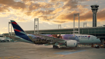Uno de los aviones de LATAM Airlines Group intervenido con referencia a Harry Potter.