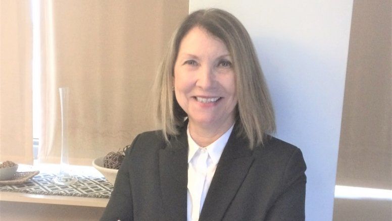 Elsa Petersen es la CEO de EM Marketing.