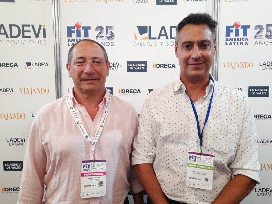 Claudio Manibesa y Marcelo Cona, director y gerente de Ventas de Contrastes, respectivamente, en la Feria Internacional de Turismo de América Latina.
