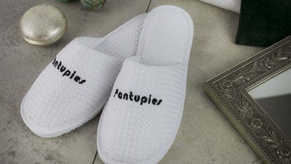 La trayectoria de más de 25 años de la compañía en el sector hotelero es garantía y referencia de calidad en el mercado.