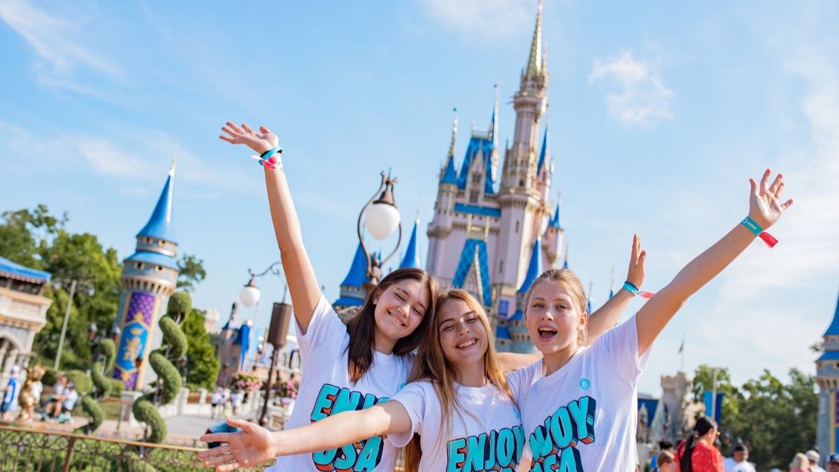Ola Mayorista de Turismo celebró una exitosa temporada de Enjoy 15 en Walt Disney World Florida.
