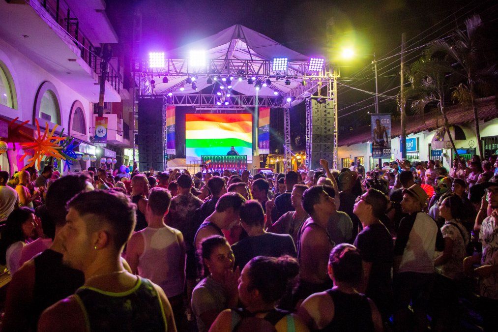 Puerto Vallarta se consolida como uno de los destinos de Turismo LGBT en México, ofreciendo un sinnúmero de servicios, eventos y hoteles enfocados en este nicho de mercado.