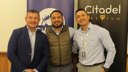 Equipo de Citadel Mayorista de Turismo, encabezado por su presidente Giovanny Pinargote (izq.).