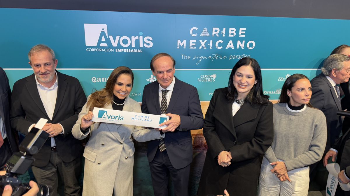 Representantes turísticos de Ávoris y Quintana Roo tras la firma del acuerdo conjunto de colaboración. 
