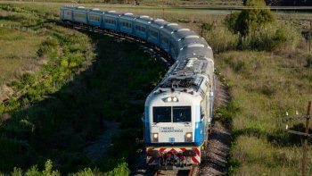 Los trenes de larga distancia son una gran opción para escapadas low cost. Aprovechalos para conocer Rosario y sus increíbles historias.