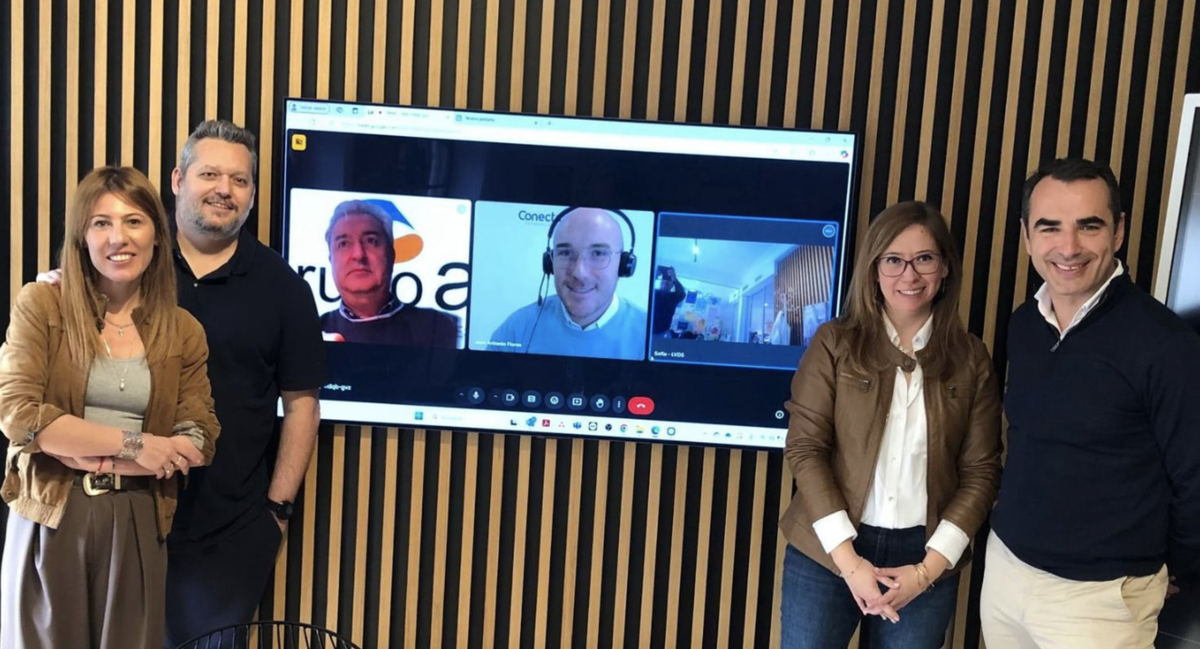 Miembros del nuevo grupo dedicado a la digitalización del sector de UNAV.