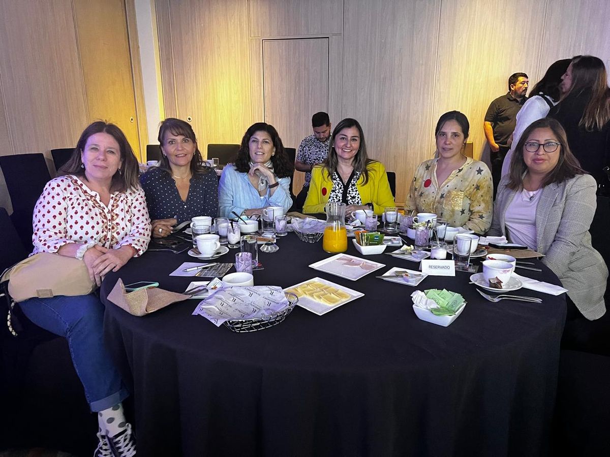 Agentes de viajes se reunieron temprano en el Hotel Reinassance.