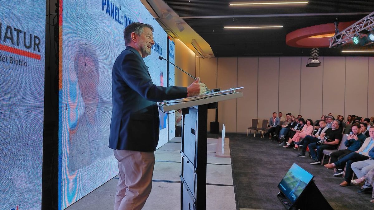 El gobernador de Santiago, Claudio Orrego, estuvo presente en esta edición del Fedetur Meet Up.  