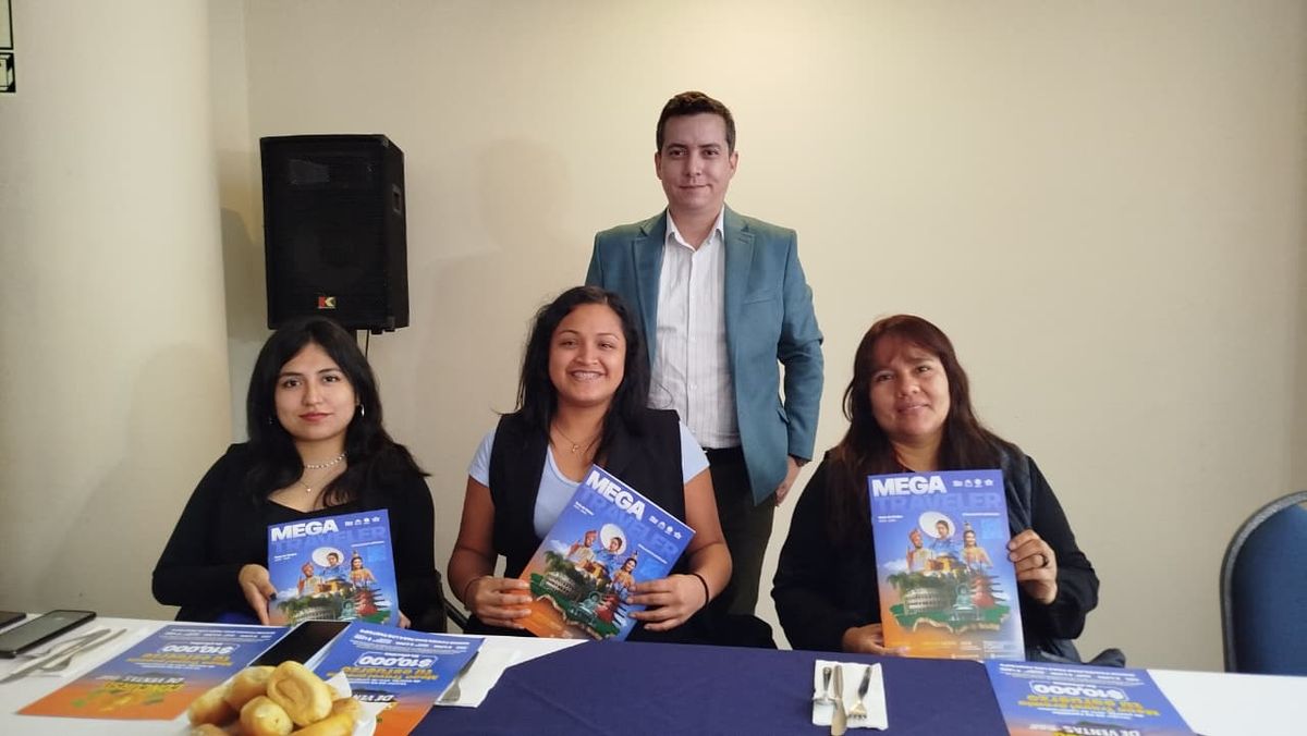 Alejandro Muñoz junto a las agencias invitadas.