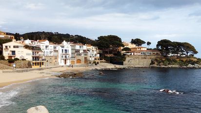 Cataluña: Barcelona y más allá por rutas panorámicas y ciudades centenarias