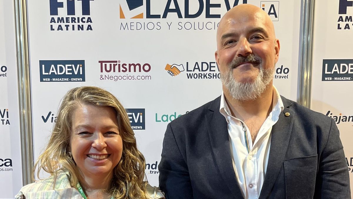 Rosiane Rockenbach, gerente de Mercado de Juliá Travel para el Conosur; y Rodrigo Grajera, director comercial de Tour Operación de la compañía.