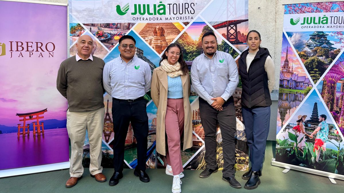 Miembros del equipo comercial de Juliá Tours junto a representantes de Ibero Japan en la presentación del destino.