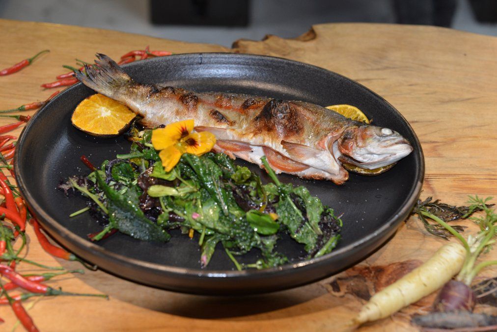 Frente a la propuesta gastronómica destacan algunas preparaciones tradicionales, los sabores potentes, el uso de frutas y verduras nativas y las combinaciones de sabores colombianos y mexicanos.