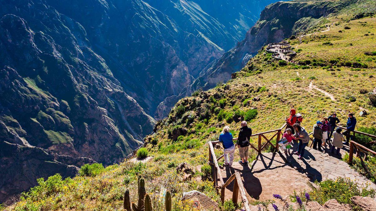 Autocolca informó que cifra de visitantes al Valle del Colca duplica a la registrada en el mismo periodo del 2021. - Ladevi Medios y Soluciones Autocolca informó que cifra de visitantes al Valle del Colca duplica a la registrada en el mismo periodo del 2021.