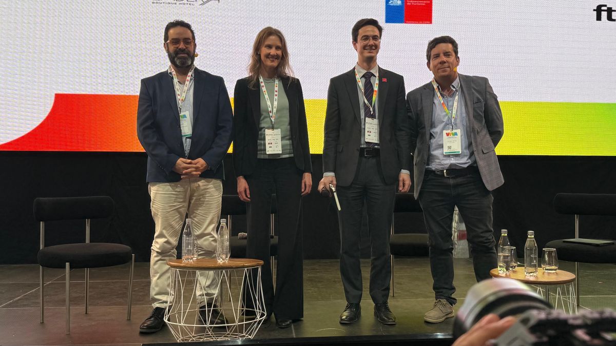 VyVA 2026: Víctor Cordero, Ladera Boutique Hotel; Inés Brandenburg, LATAM Airlines; Carlos Olivos, Subsecretaría de Turismo; Cristóbal Forttes, FIT Consultores.