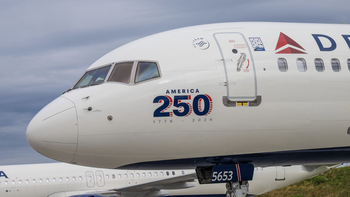 Uno de los aviones personalizados por Delta Air Lines por el 250 aniversario de Estados Unidos.