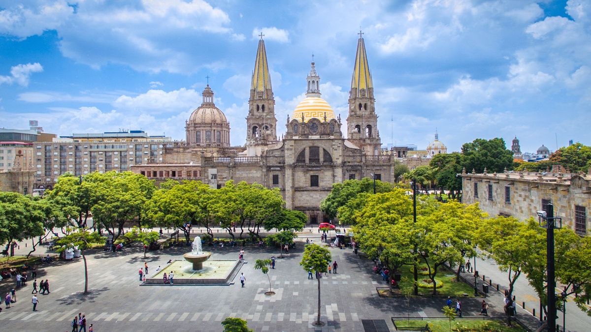 Los vuelos a Guadalajara suben de precio exponencialmente.